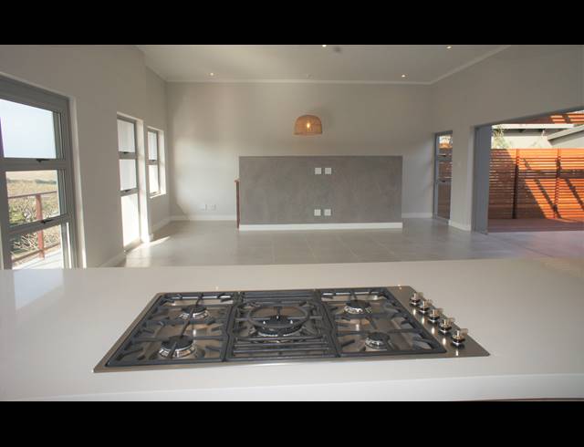 4 BEDROOM HOUSE FOR SALE IN PALM LAKES ESTATE